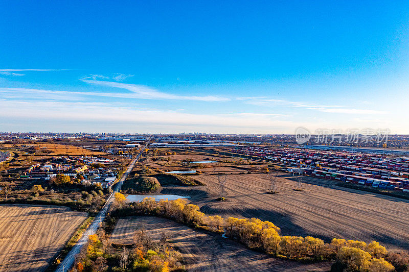 位于加拿大克莱因堡的加拿大太平洋高速公路沃恩多式联运码头