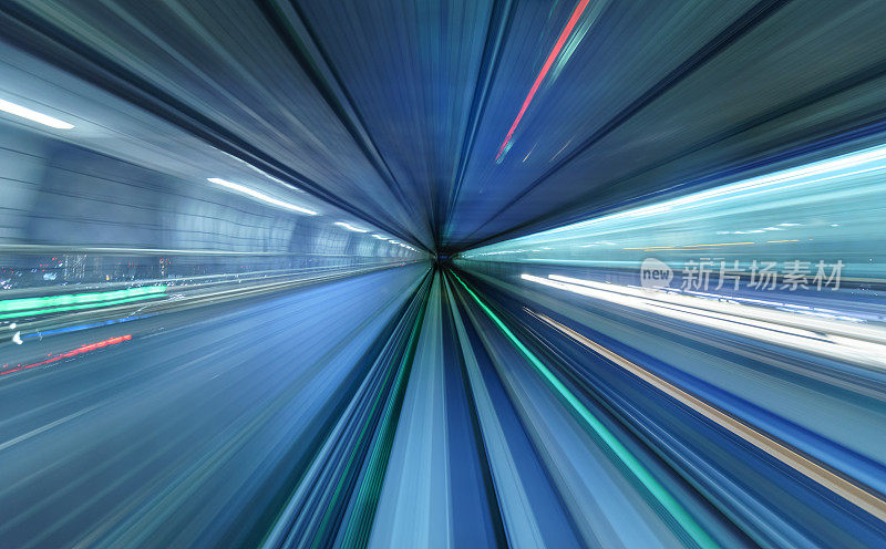 日本东京隧道内火车移动的动态模糊