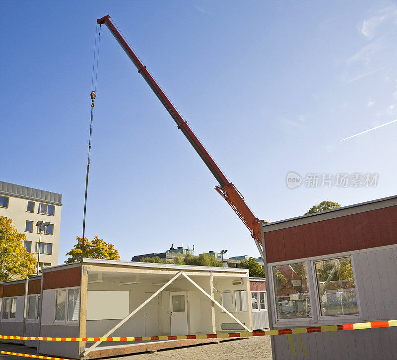 建造临时学校营房。