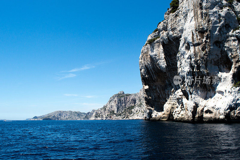 美丽的海滨的场景