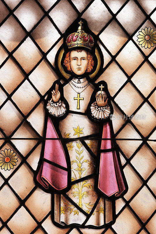 天主教牧师彩色玻璃窗