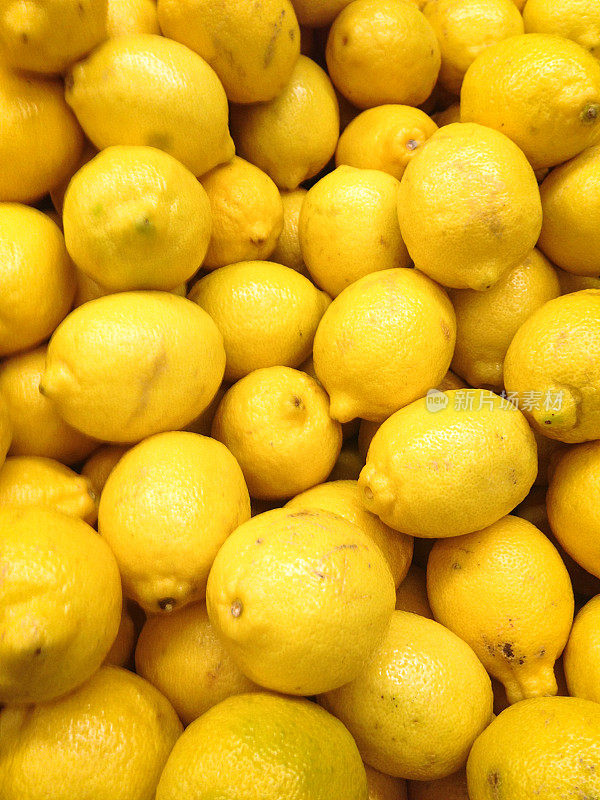 一组黄色的柠檬果