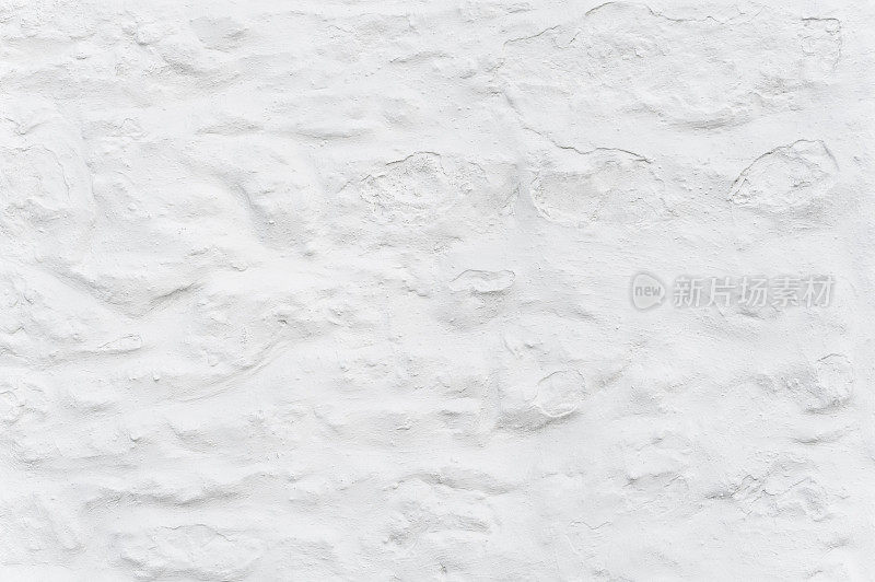 背景:白色的石墙