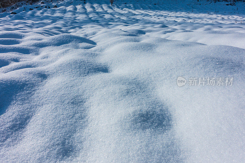 雪在地面