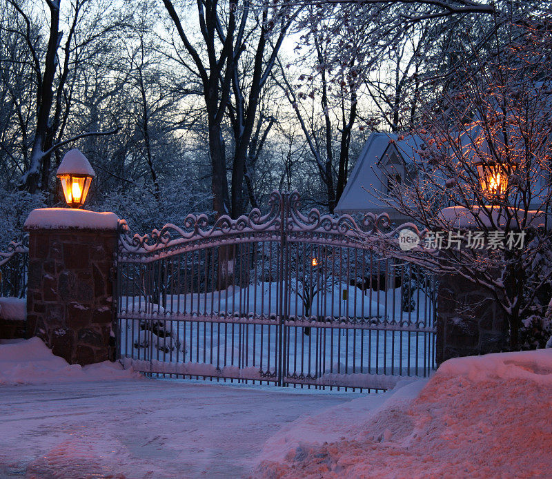 黎明前的雪门