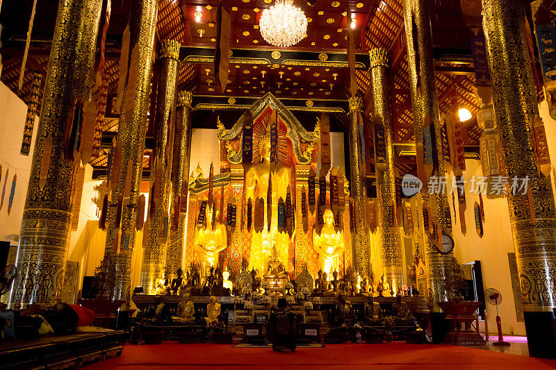 泰国寺庙里的佛像