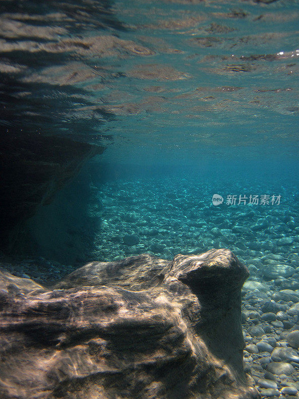 爱琴海海滩水下