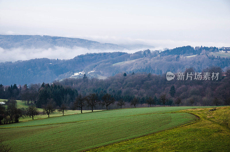 奥地利山景在Pöstlingberg山附近的欧洲风景