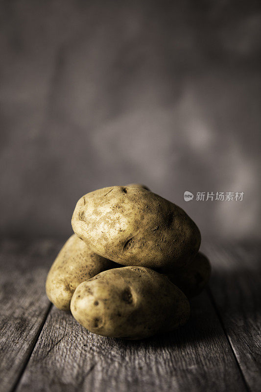 四个土豆