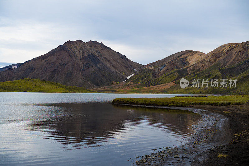 冰岛中部的陆生湖和湖泊