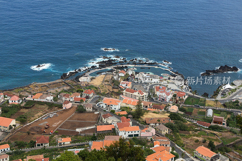 葡萄牙马德拉岛的波尔图莫尼兹全景