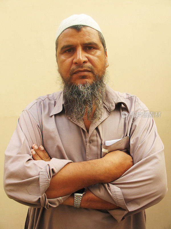 传统穆斯林男子的肖像与胡子