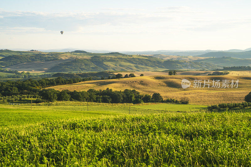气球在美丽的托斯卡纳风景意大利，欧洲