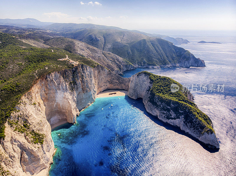 海难海滩鸟瞰图