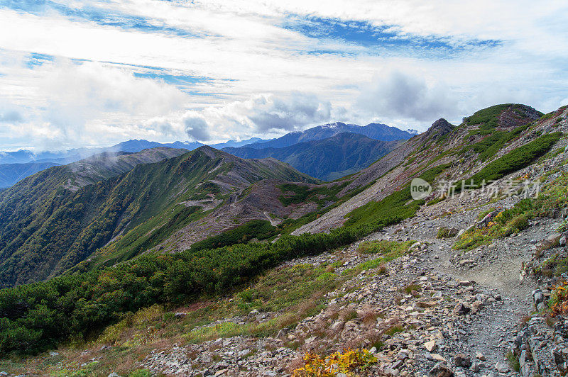 南阿尔卑斯山,日本山梨县县