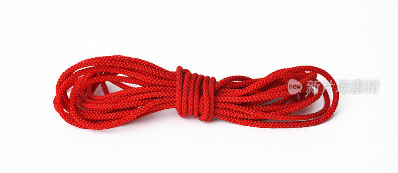 孤立的红色绳子在白色的背景