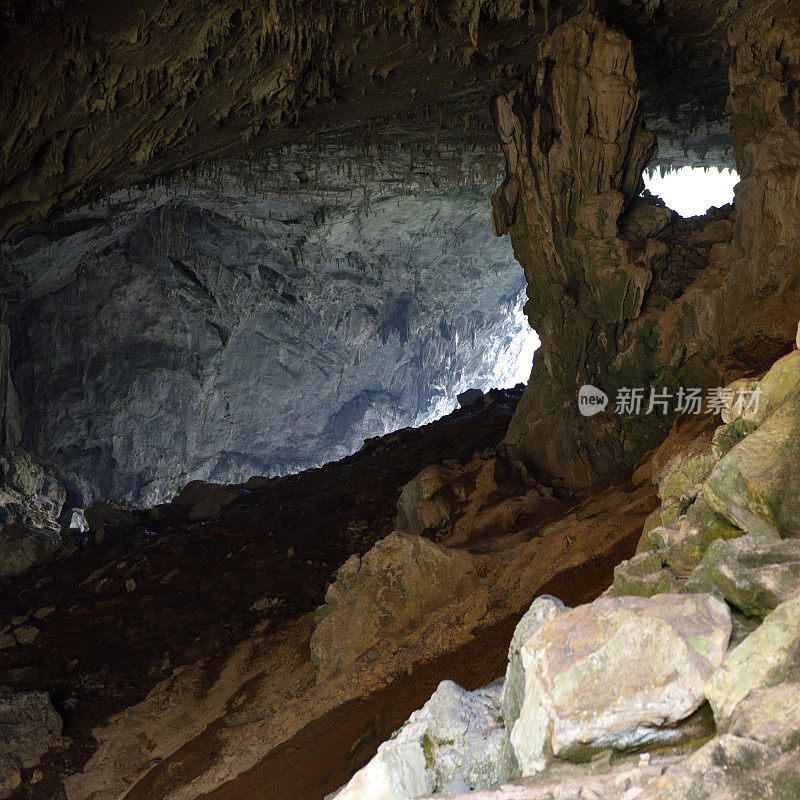 自然喀斯特洞穴