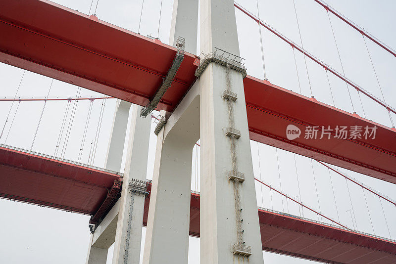 低角观景一带一路首创的一座中国现代桥。