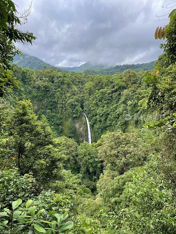 拉福图纳瀑布自然公园-阿雷纳火山，哥斯达黎加