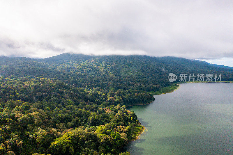 巴厘岛北部的布拉坦湖