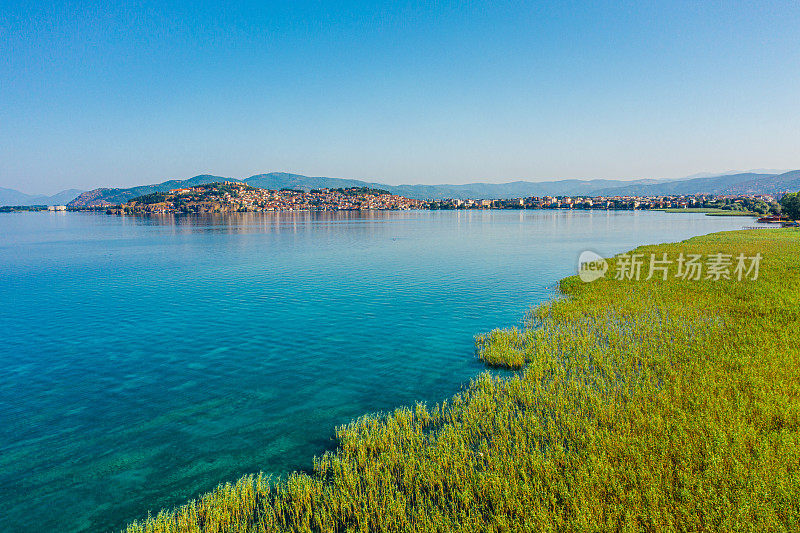 碧海蓝天的海滨城市风景