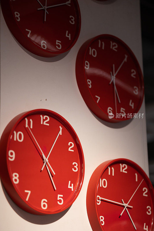红色的钟