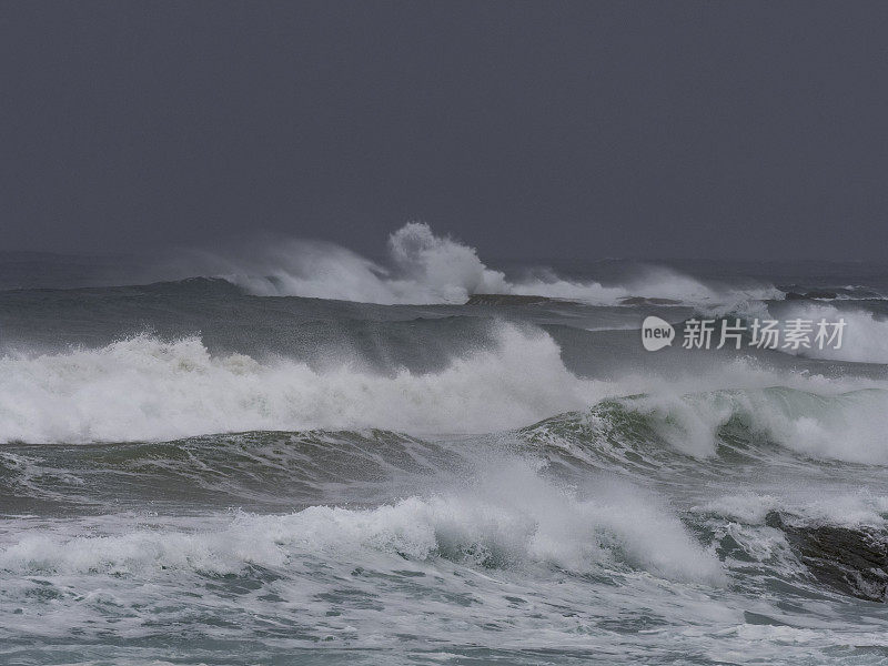 黑暗的暴风雨