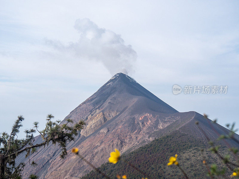 危地马拉的阿卡特南戈火山