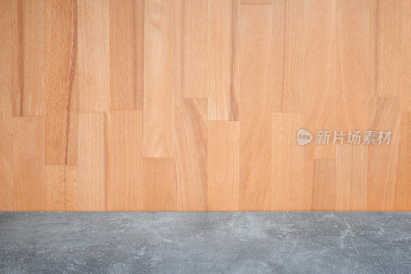 木制背景上的混凝土架子或桌面
