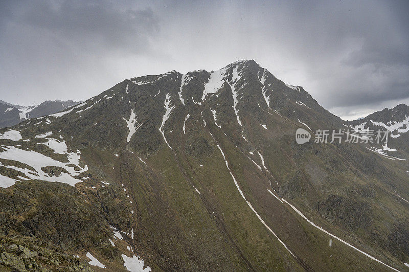 高山景观沿着Timmelsjoch高山口