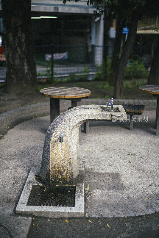 日本公园里的饮水机(饮水机)