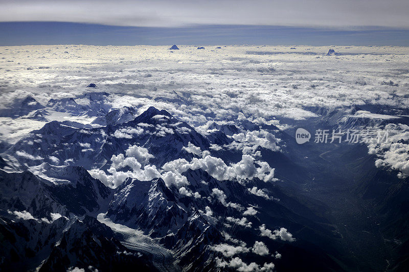 巴基斯坦山脉的鸟瞰图，中亚