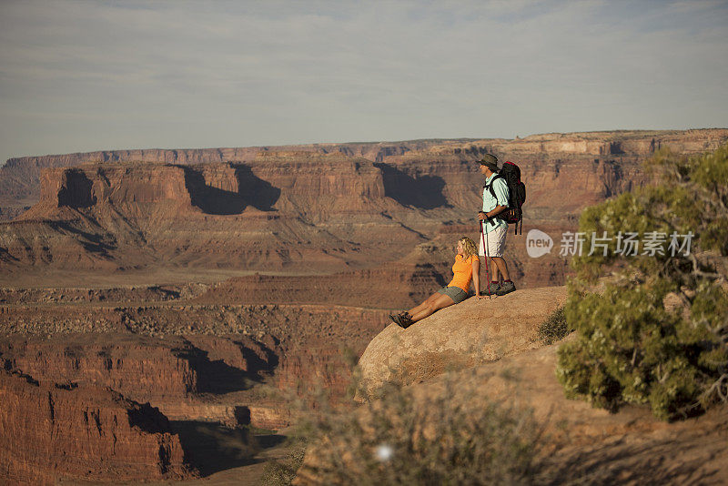 徒步旅行在死马点州立公园摩押，犹他州