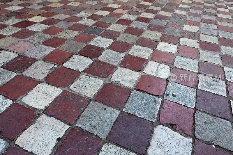 科托尔古城的中世纪铺路石