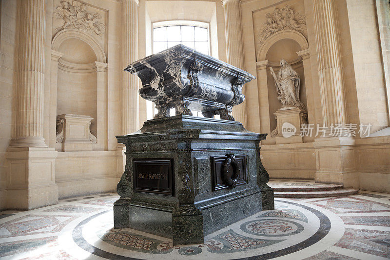 约瑟夫·拿破仑一世的坟墓在巴黎荣军院