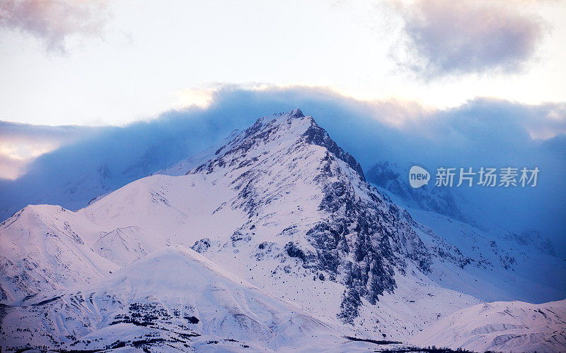 雪山