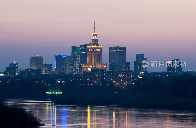 华沙在黄昏