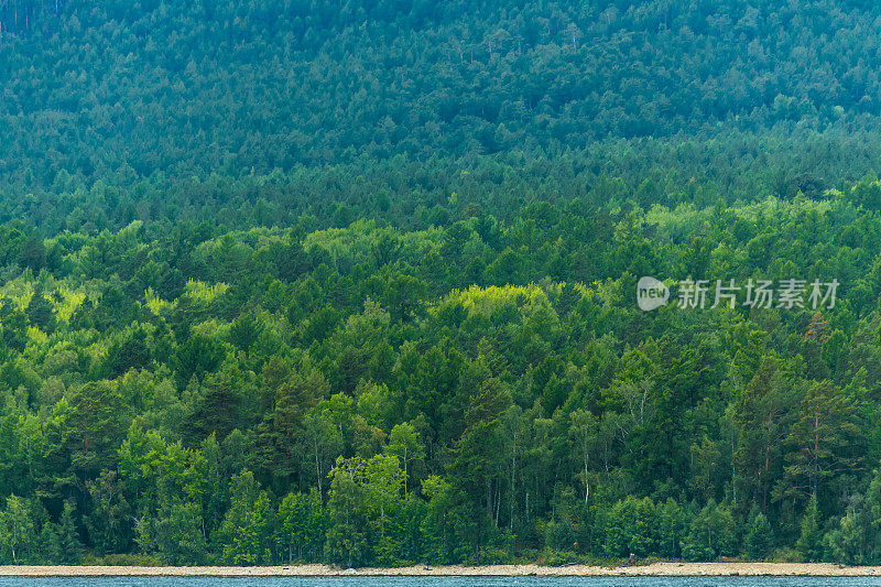 贝加尔湖北岸