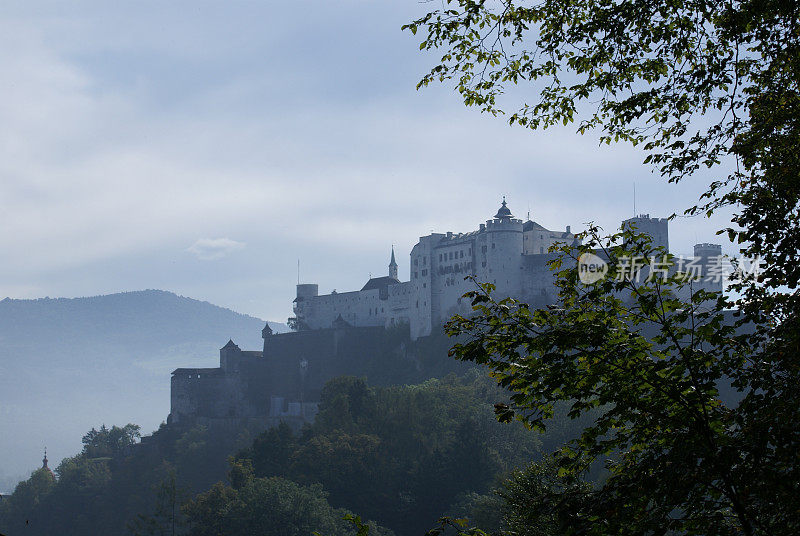 山上的城堡-奥地利的萨尔茨堡