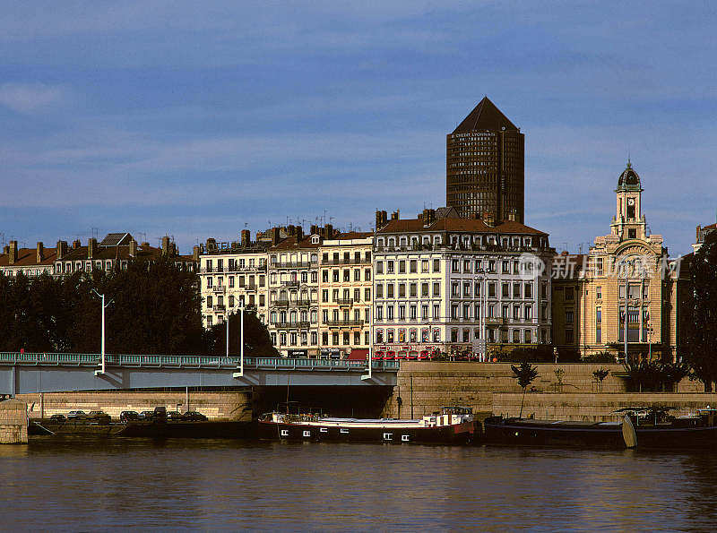 河流-里昂，法国的首都城市Auvergne-Rhône-Alpes地区，坐落在Rhône和Saône河流的交汇处-鸟瞰图