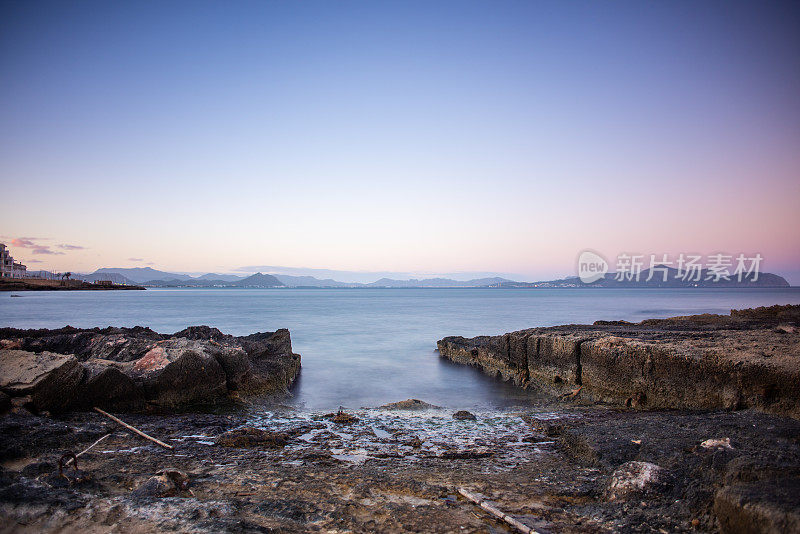 马略卡岛宁静孤寂的海滩
