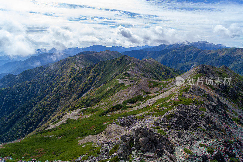 南阿尔卑斯山,日本山梨县县