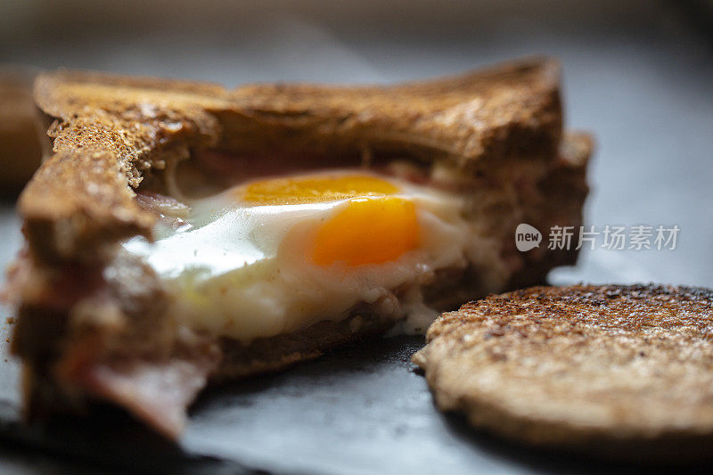 自制早餐:鸡蛋烤三明治