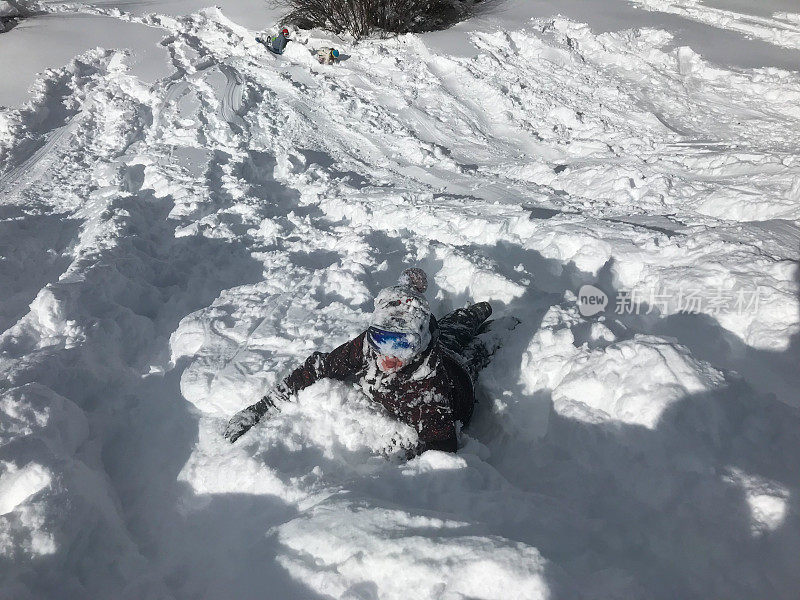 乘雪橇撞