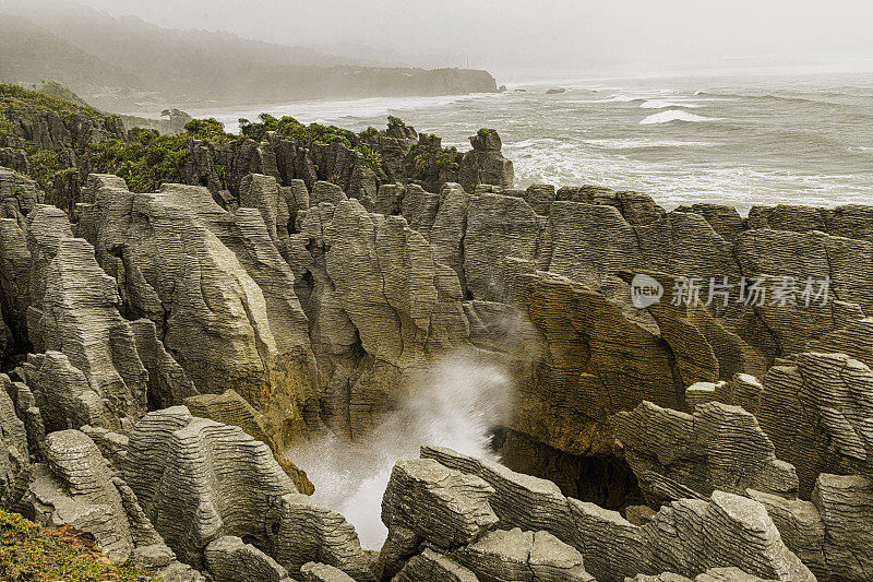 松饼岩石和气孔，新西兰南岛