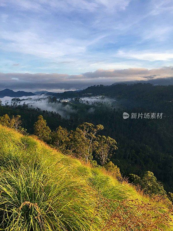 斯里兰卡埃拉的日出