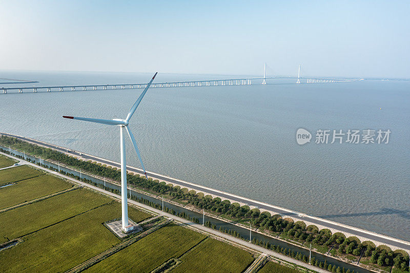 沿海风力发电场和跨海大桥