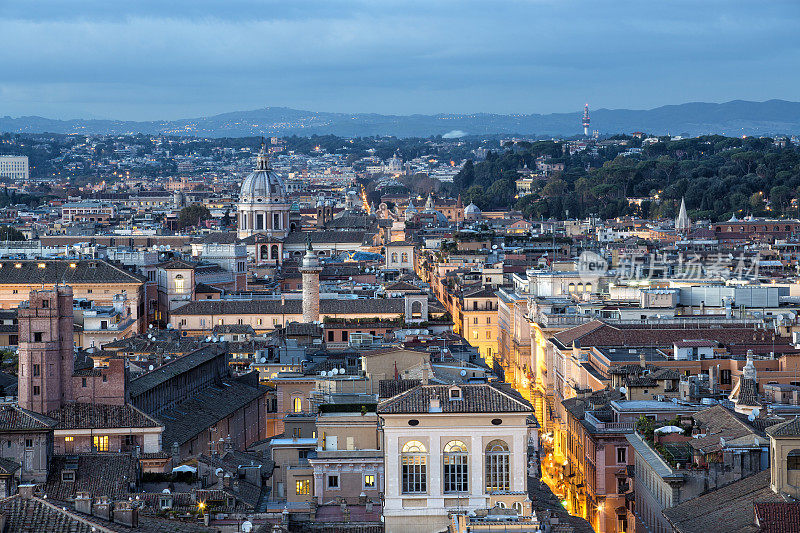 罗马黄昏的历史中心城市景观，意大利
