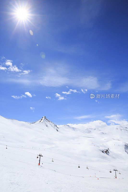 冬季全景阿尔卑斯山雪景里维诺意大利粉末雪