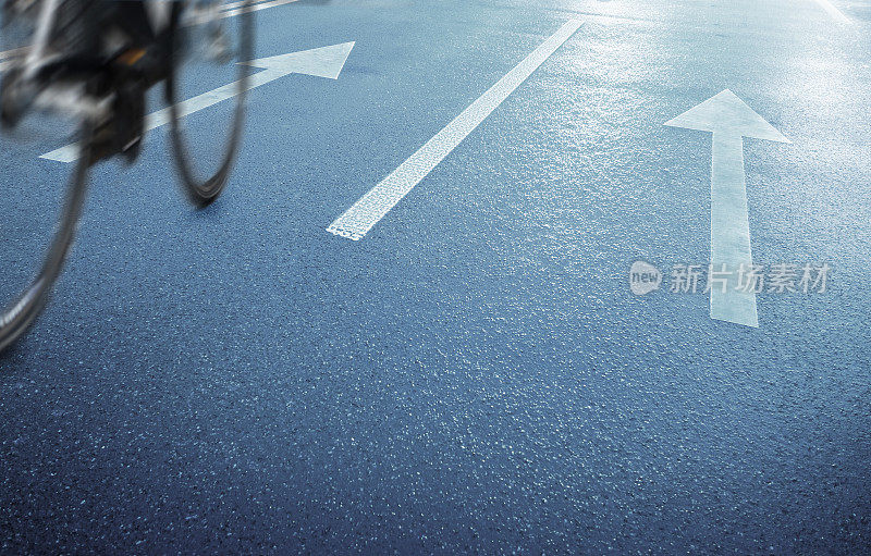 自行车道和交通